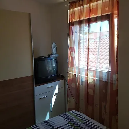 Batovanja Apartment Vir